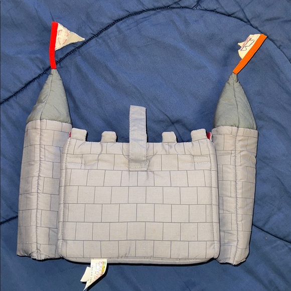 Vintage “Pockets of Learning” Gray, Velcro castle with 10 finger puppets - Picture 6 of 10